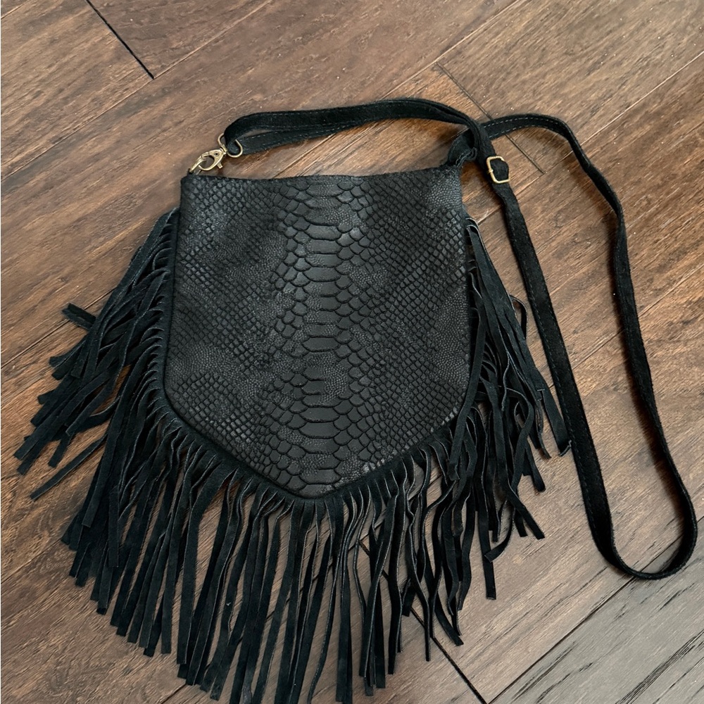 Borse in Pelle Made in Italy Black Fringe Snake Gold Hardware Shoulder Bag